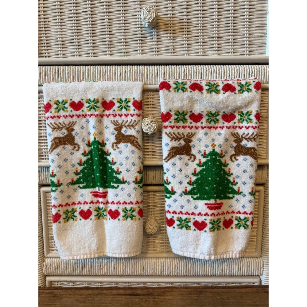 Vintage Christmas Hand Towels Set of 2 Reindeer Tree Hearts Fair Isle Made USA